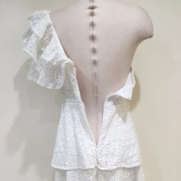 💋UBER GORGE!💋White Floral Crochet One Shoulder Ruffled Asymmetrical Dress - Picture 15 of 16